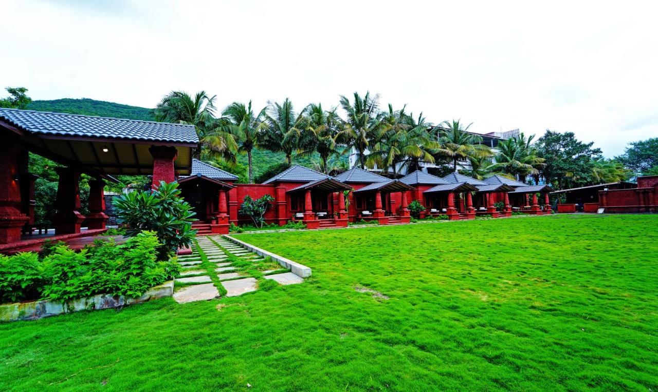 Siddhagiri Hotel And Resort Wai Eksteriør bilde